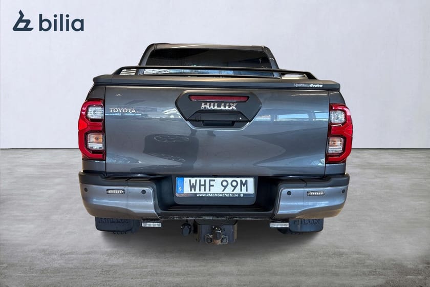 Bild 5 av Toyota Hilux Dubbelhytt 2.8 TDI Invincible FLAKLOCK LEDRAMP V-HJUL