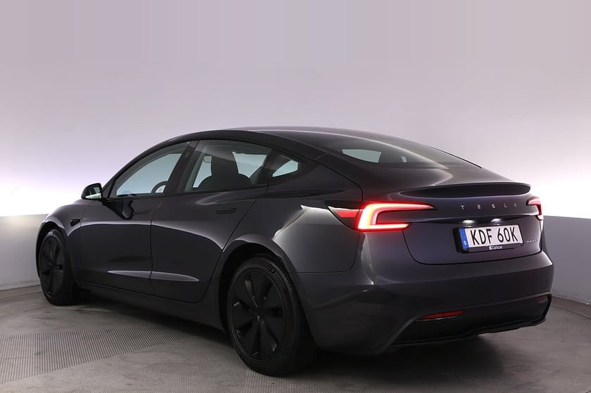 Bild 4 av Tesla Model 3 Long Range AWD Highland Uppg.AP Panorama