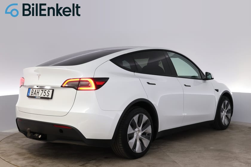 Bild 3 av Tesla Model Y Standard Range RWD Premium AP Panorama Drag