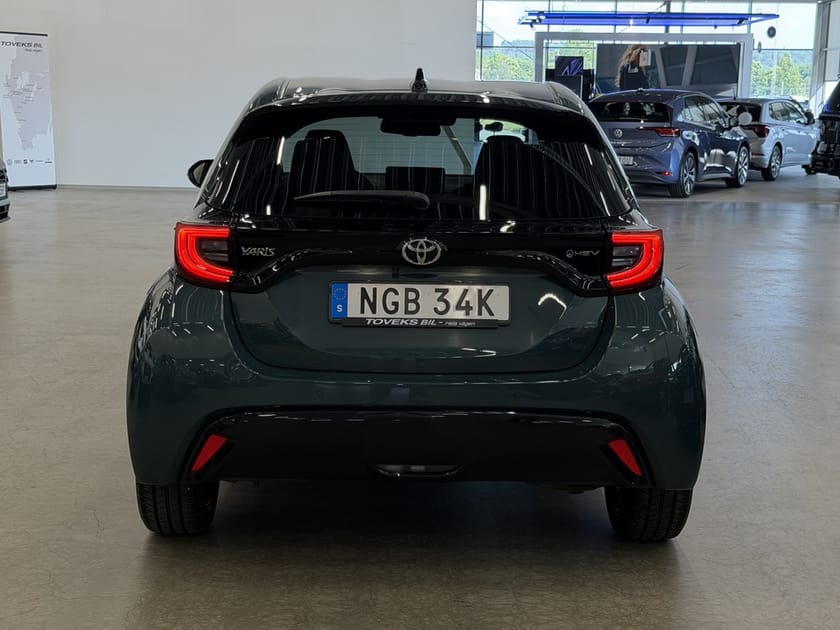 Bild 4 av Toyota Yaris Hybrid 130 1.5 STYLE / HUD / NAVI / JBL / SKINN