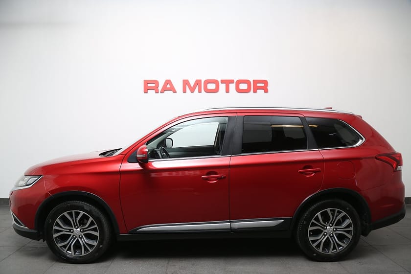 Bild 3 av Mitsubishi Outlander 2,0 MIVEC 150hk CVT Komfort 7-Sits