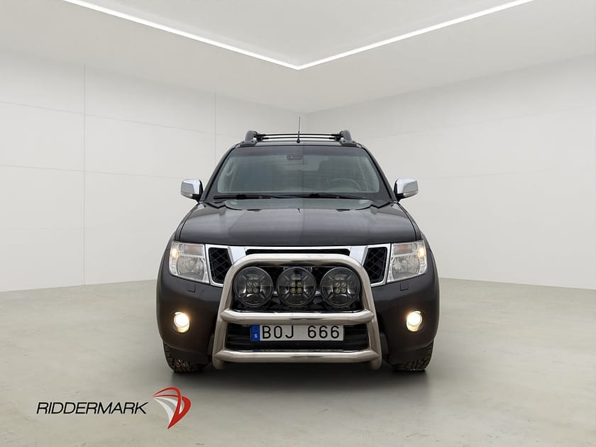 Bild 5 av Nissan Navara Dubbelhytt 3.0  231hk 4x4 Värmare Drag Taklucka BOSE Moms