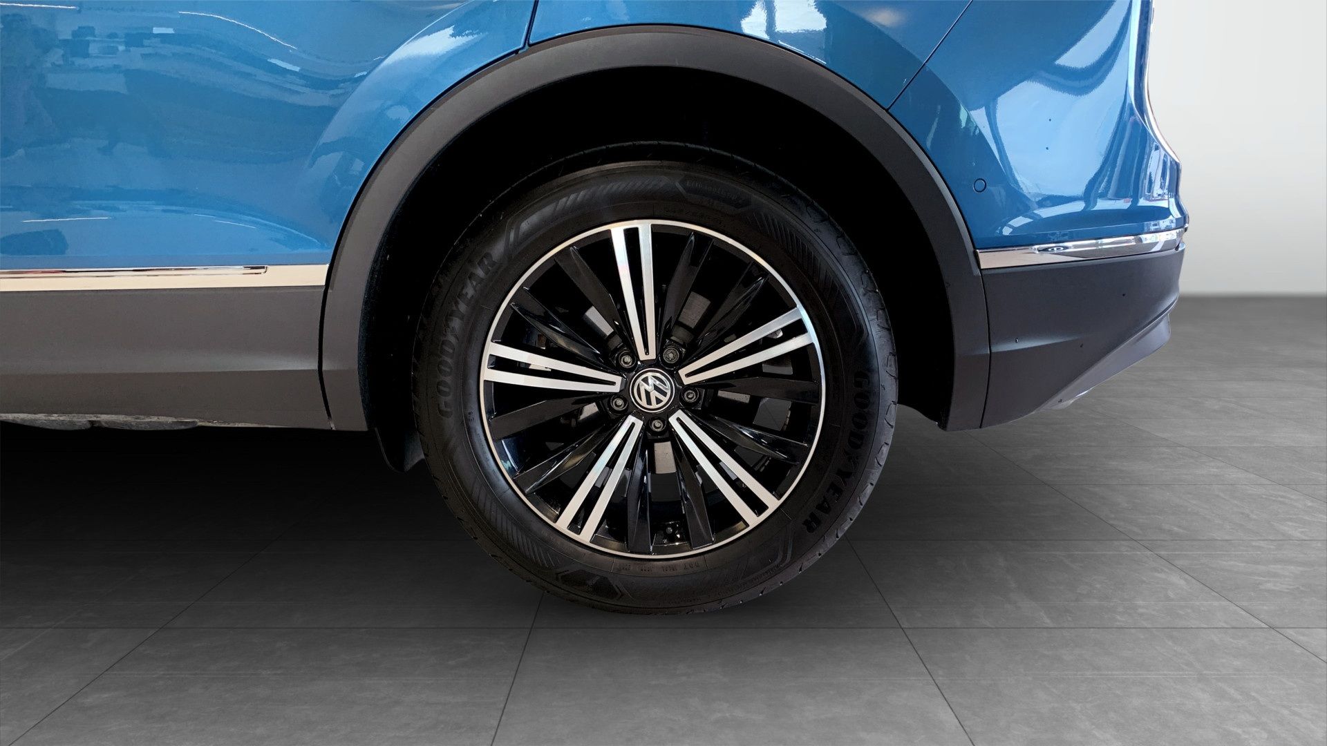 Volkswagen Tiguan 2019, bild 6/10