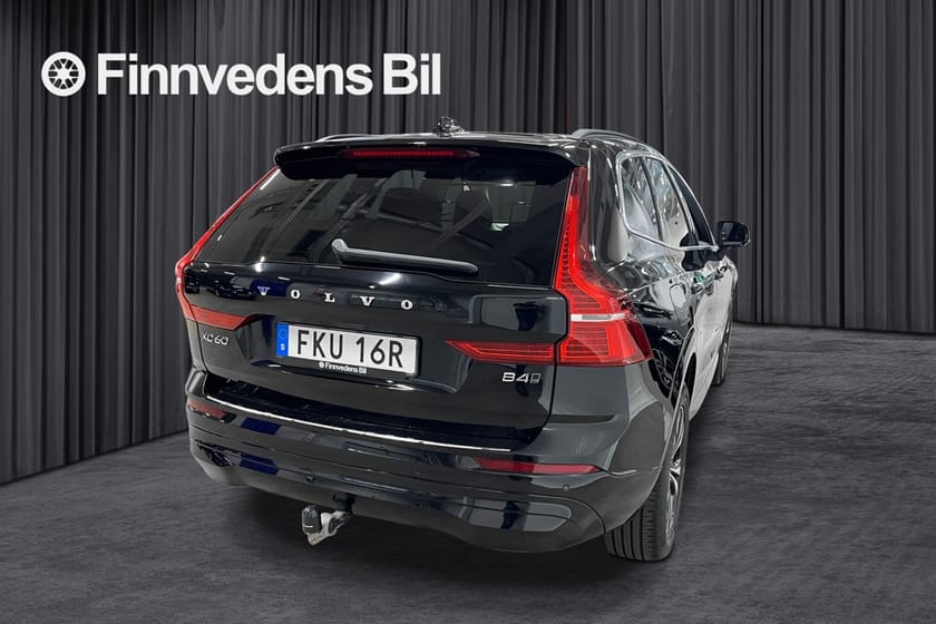Bild 3 av Volvo XC60 B4 AWD Diesel Mom Adv Edt II *Drag/Pano/H&K/SE SPEC*