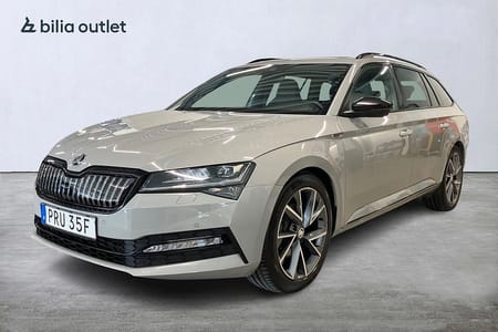 Škoda Superb iV Kombi Skoda 1.4 TSI Sportline Pano Cockpit Drag Värmare