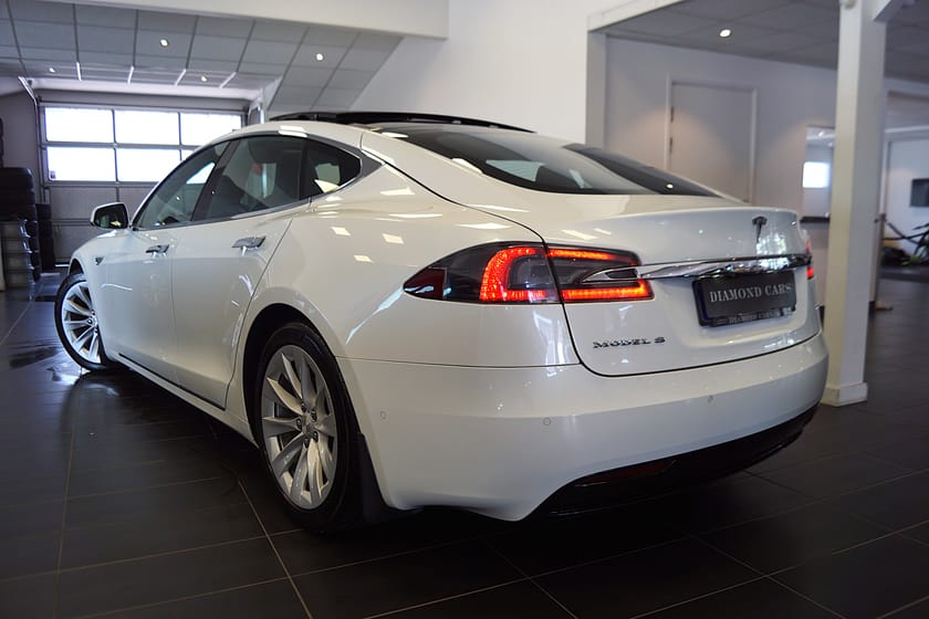 Bild 3 av Tesla Model S 60D 75D