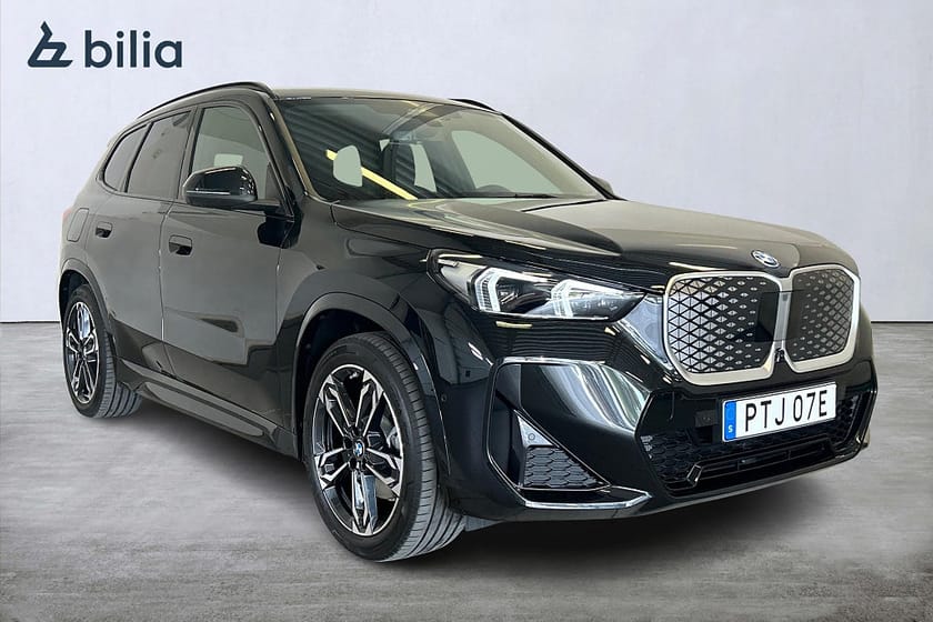 Bild 3 av BMW iX1 xDrive30 xDrive30/M Sport/DEMO/Drag/HUD/H&K/360/Minne