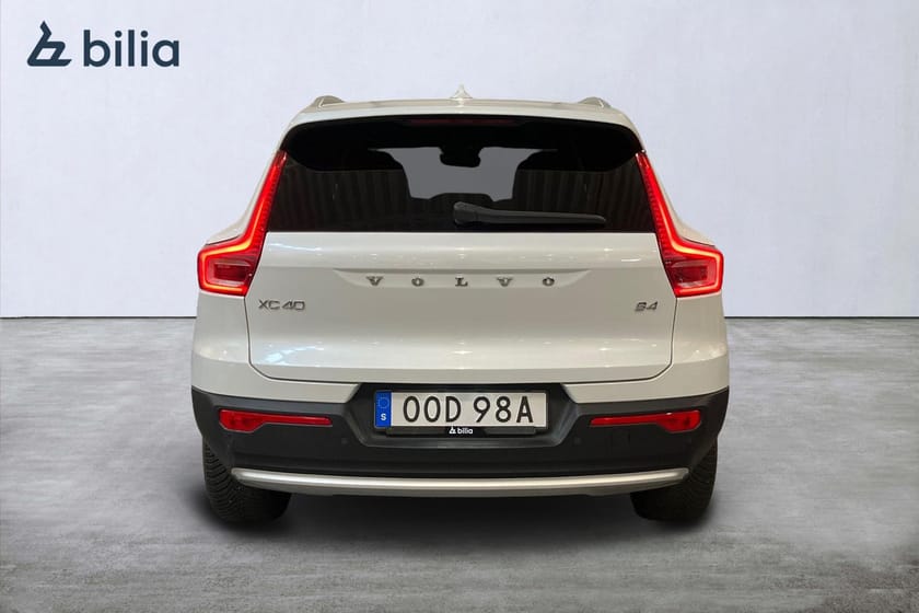 Bild 5 av Volvo XC40 B4 FWD Bensin Core SE II Parkeringssensor fram/bak Mörkt tonade rutor 5 st
