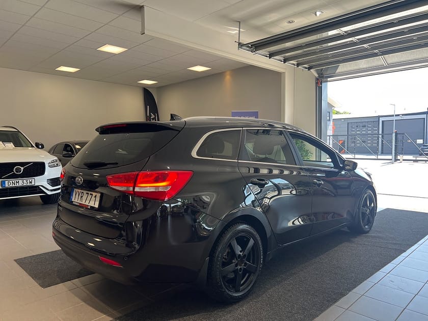 Bild 3 av Kia cee'd_sw 1.6 GDI DCT 135hk/GPS/Backkamera/CarPlay/Aut.