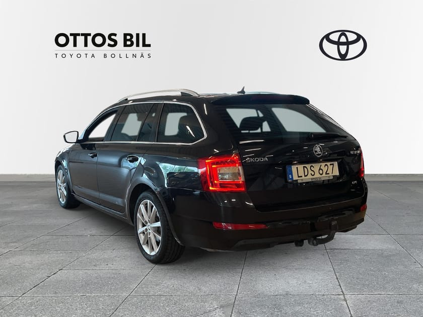 Bild 2 av Škoda Octavia Kombi 2.0 TDI 4x4 Manuell, 150hk - Style / V-hjul, Drag, Värmare
