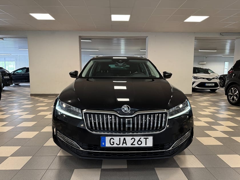 Bild 1 av Škoda Superb Kombi Skoda 2.0 TDI 4x4 200Hk Cockpit Skinn Drag Värmare Drag Navi