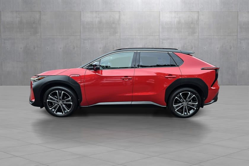 Bilde 2 av Toyota bZ4X AWD Executive Bitone
