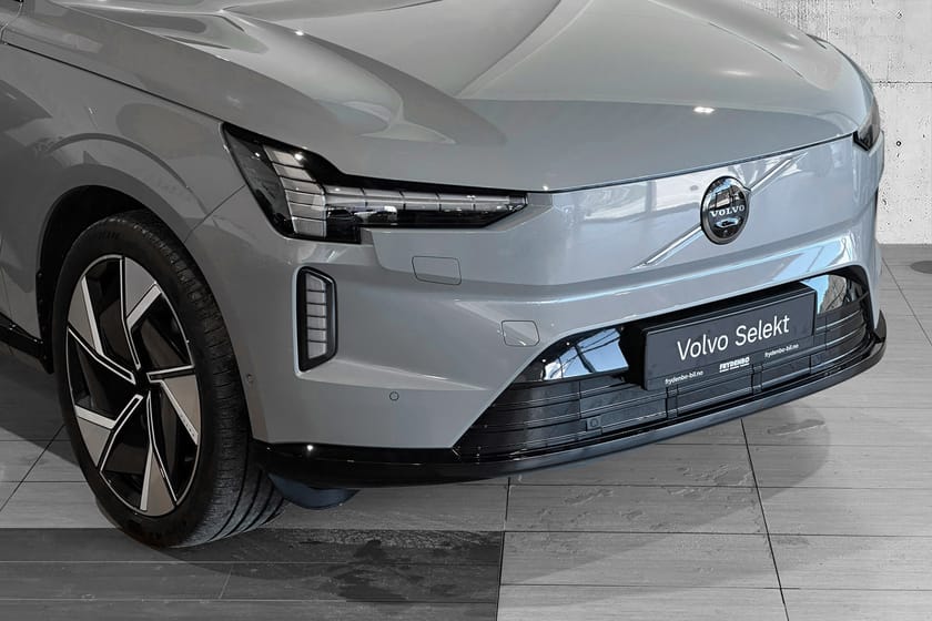 Bilde 2 av Volvo EX90 Twin Motor Performance 7-seater Ultra KROK|22"|B&W|PILOT.ASSIST|7S++