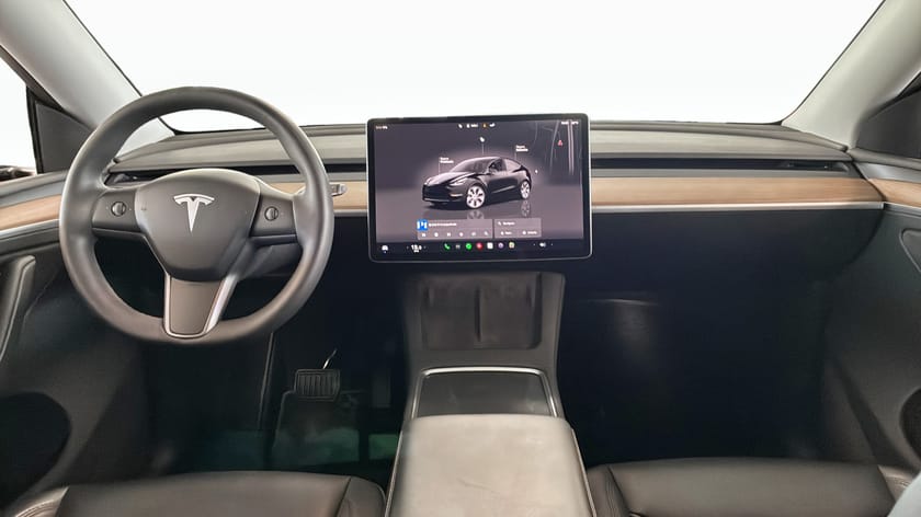 Bild 4 av Tesla Model Y Long Range AWD 514hk AutoP 3 Navi Kamera Moms