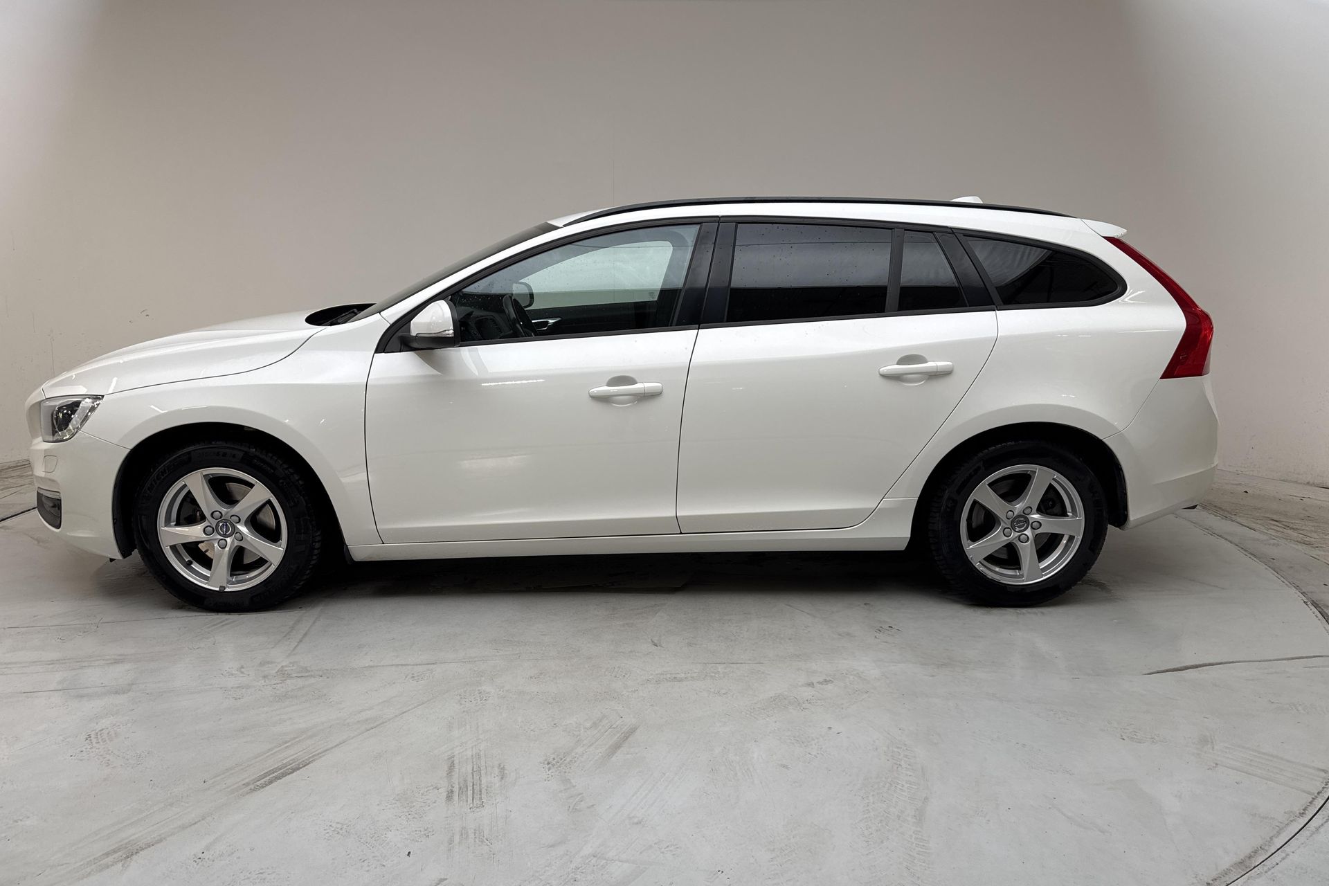 Volvo V60 T3 2018, kuva 2/10