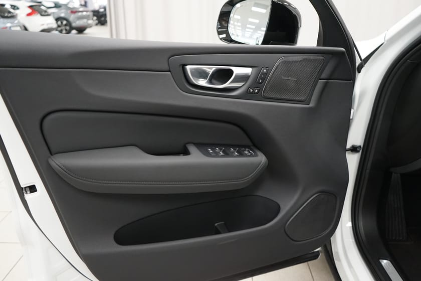 Bild 5 av Volvo XC60 T6 Plus Dark Nordic Edition | Parkeringskamera 360 | Drag | HarmanKardon PremiumSound