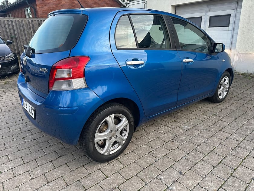 Bild 5 av Toyota Yaris 5-dörrar 1.33 Dual VVT-i Euro 4/Ny besiktigad/SOV Hjul