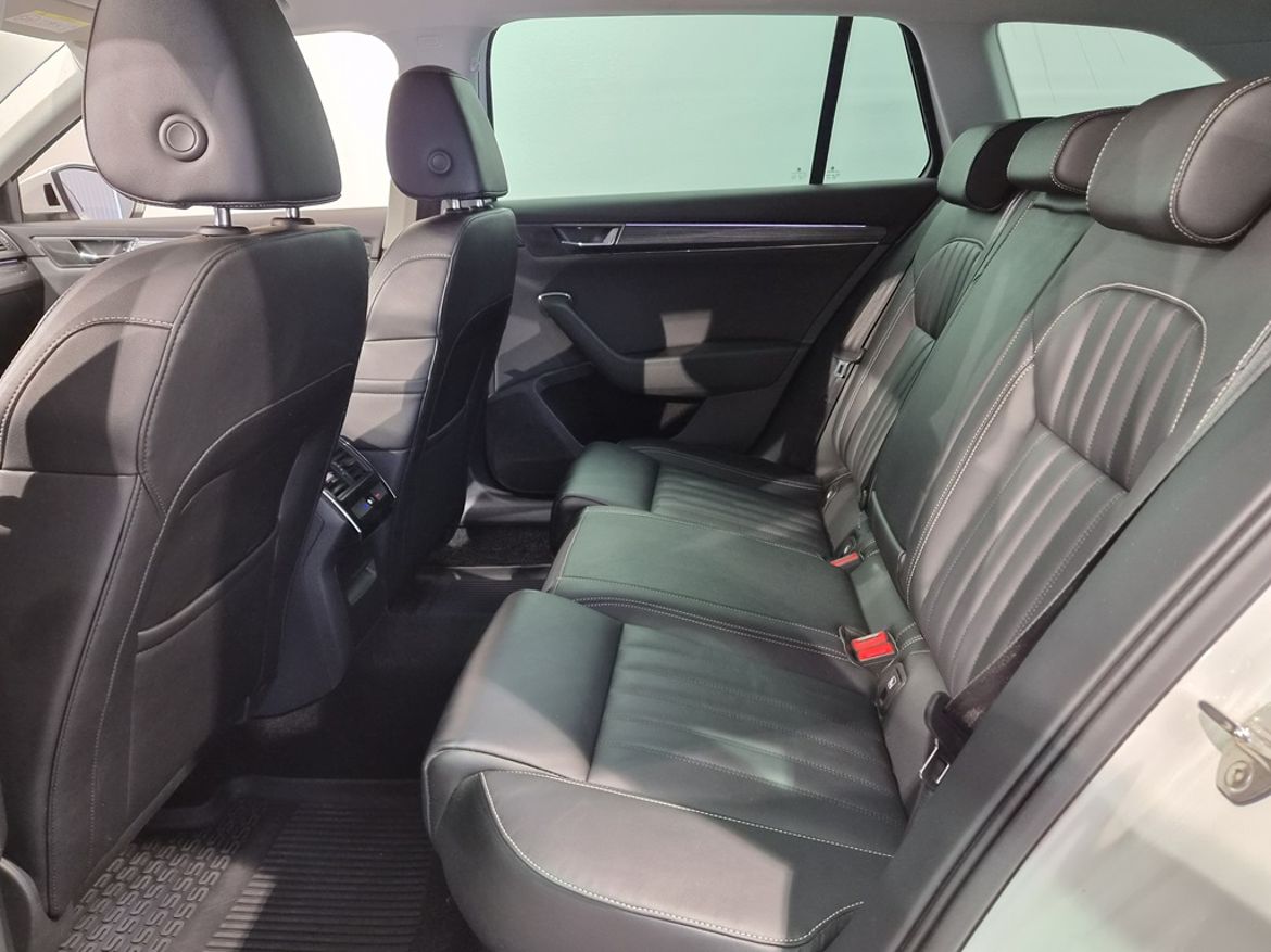 Škoda Škoda Superb Kombi — bild 23