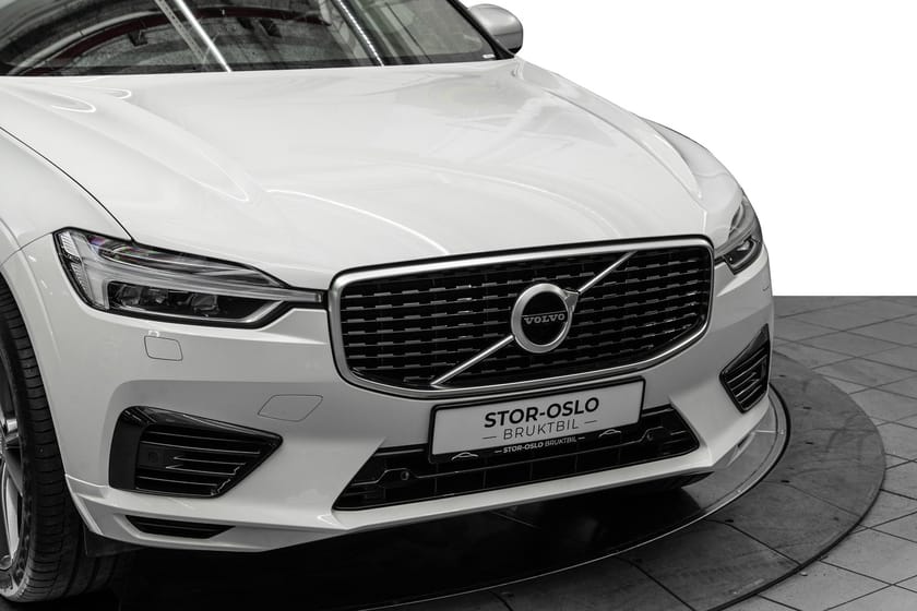 Bilde 2 av Volvo XC60 R-DESIGN – 390HK AWD/PANORAMA /HUD/ACC/KROK