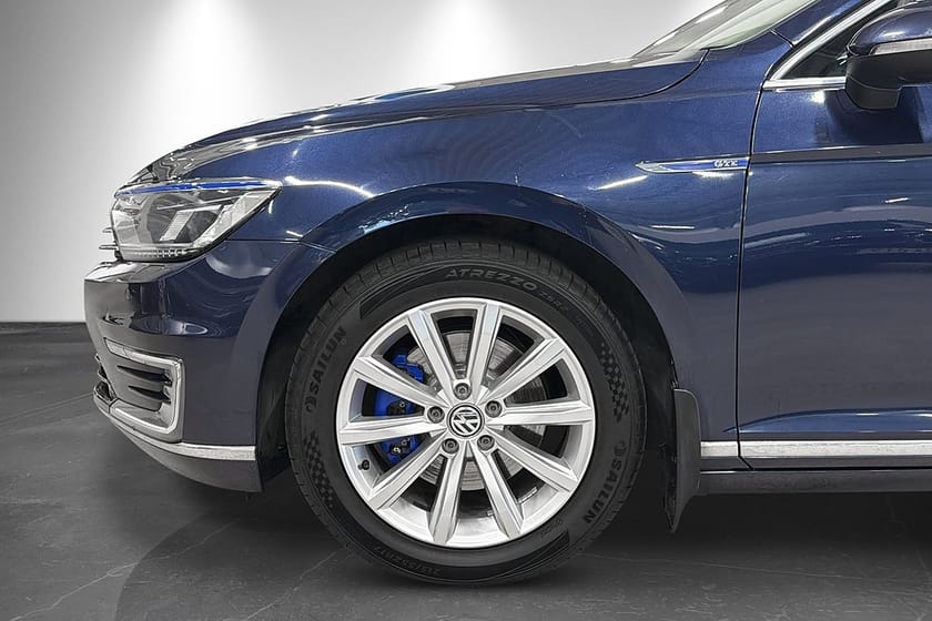 Bild 2 av Volkswagen Passat Variant GTE 1.4 TSI DSG 218hk B-kam Adaptiv CarPlay Värmare