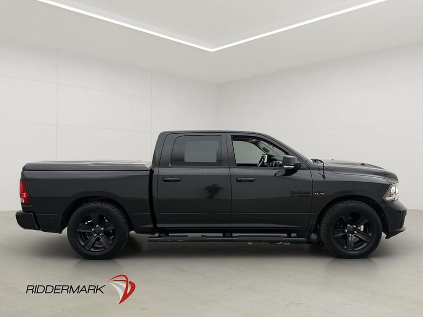 Bild 2 av RAM 1500 Crew Cab Dodge Sport 5.7 Dragkrok Luft Skinn Alpine Taklucka