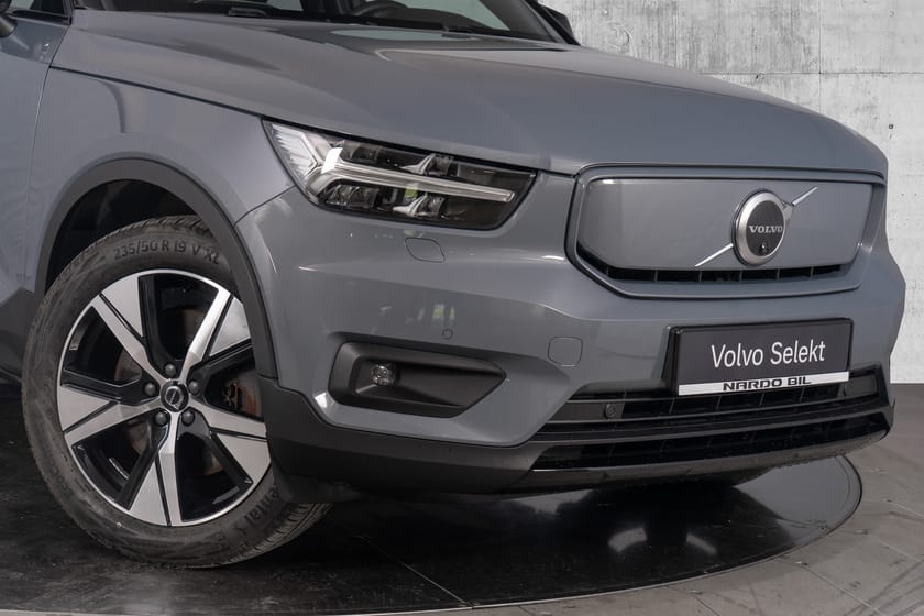 Bilde 2 av Volvo XC40 P8 AWD Recharge 408 hk. Krok/360 kam/Aktive lys/VOC/Soltak/Harman Kard