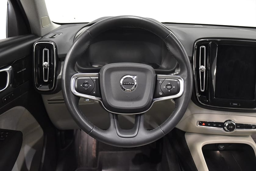 Bild 2 av Volvo XC40 T3 Inscription B-värm Skinn H/K VOC Navi Drag