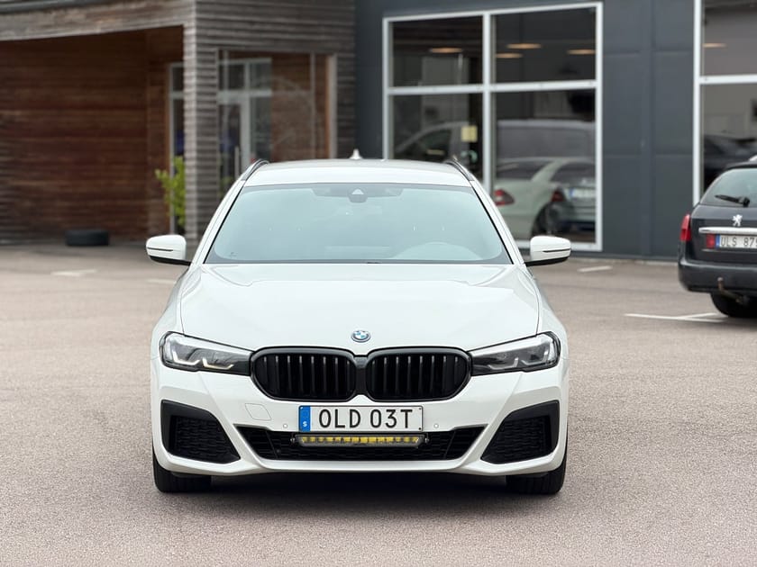 Bild 3 av BMW 530e xDrive Touring M Sport Drag Navi B-Kamera *Moms*