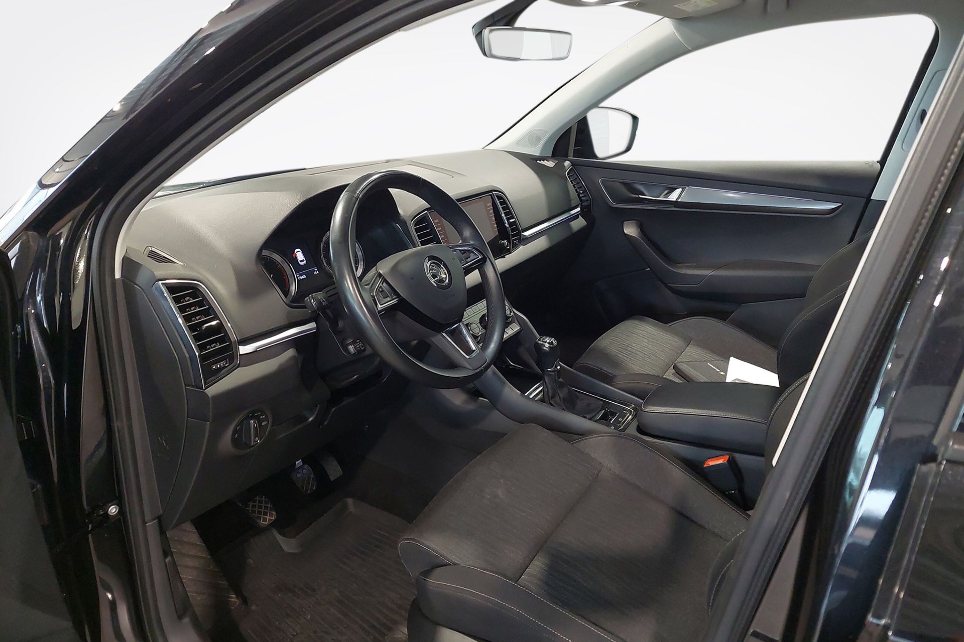 Skoda Karoq 1.0 TSI Style, Family II 2019, bild 6/20