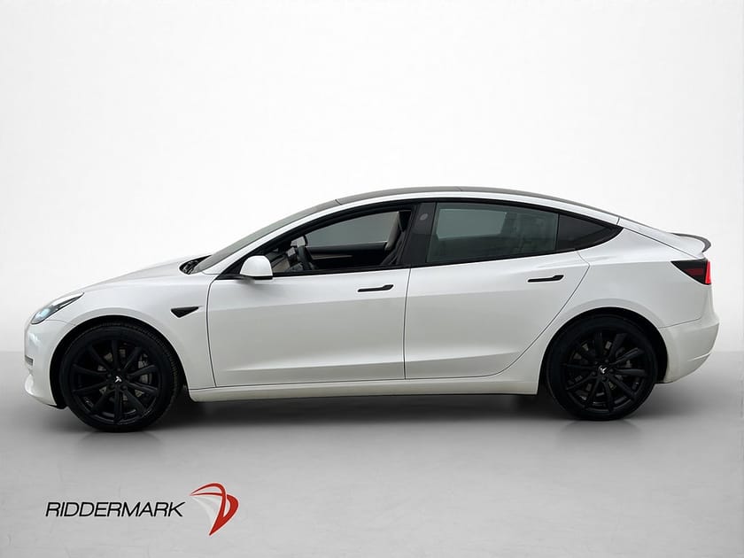 Bild 3 av Tesla Model 3 Long Range AWD Pano AP Dragkrok Svensksåld