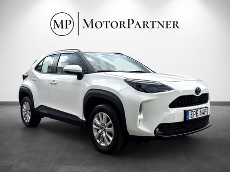 Toyota Yaris Cross Hybrid AWD-i e-CVT Kamera Värmare MOMS Euro 6