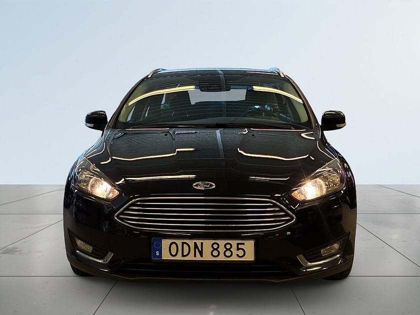 Bild 2 av Ford Focus Kombi 1.0 EcoBoost Titanium S&V-däck/Drag/Psens/Kamera