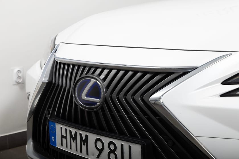 Bild 3 av Lexus ES 300h 2.5 E-CVT 218hk Moms/Glastak/Läder/Elstolar/Bkamera