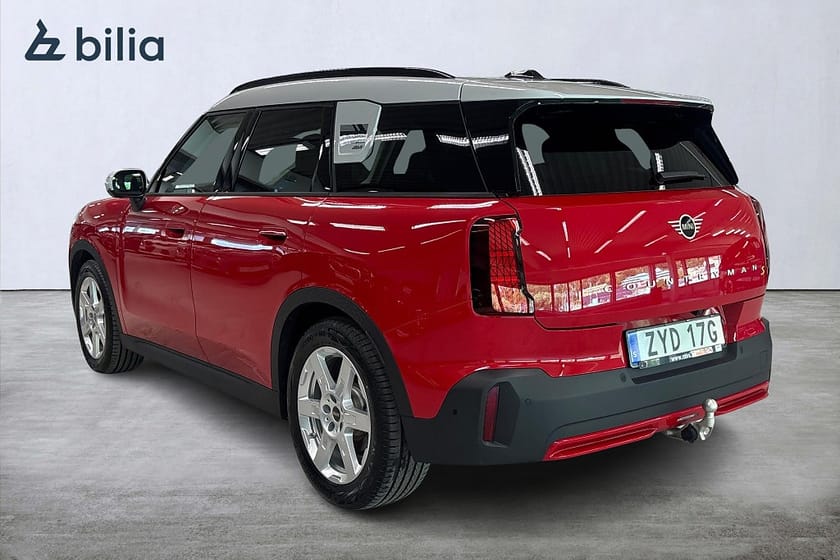 Bild 2 av MINI Countryman SE ALL4 / Panorama / Drag / Head-Up / Komfortöppning