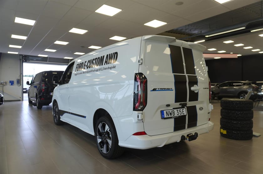 Bild 4 av Ford E-Transit Custom 340 AWD E-Custom Skåp Sport 320s Elmotor 160kw 218hk 1-Växlad El