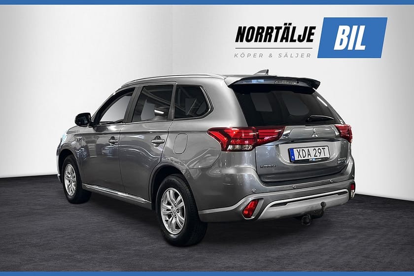 Bild 4 av Mitsubishi Outlander PHEV CVT 224 HK 4WD COMFORT DRAG B-KAMERA NYSERV PDC