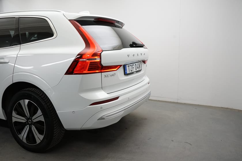 Bild 3 av Volvo XC60 Recharge T6 Plus Bright Edition, Taklucka, HarmanKardon PremiumSound