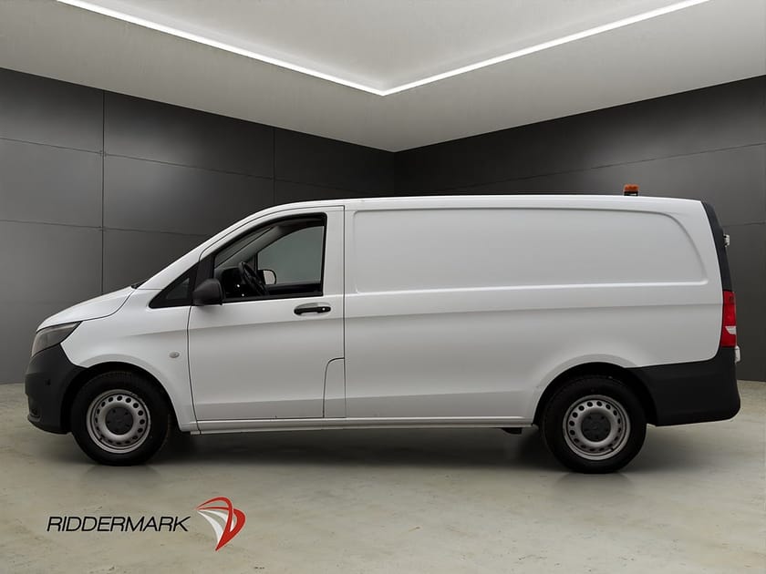 Bild 4 av Mercedes-Benz Vito 111 CDI 2.8t L2 111CDI Värmare 3-Sits Dragkrok Moms