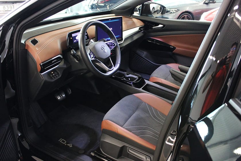 Bild 2 av Volkswagen ID.4 Pro 4M Komfort Plus Perfor Design  Pano Drag SoV