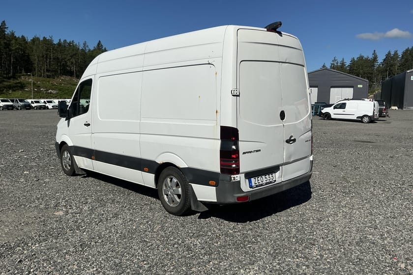 Bild 3 av Mercedes-Benz Sprinter 319 BlueTEC Skåpbil CDI (190hk)