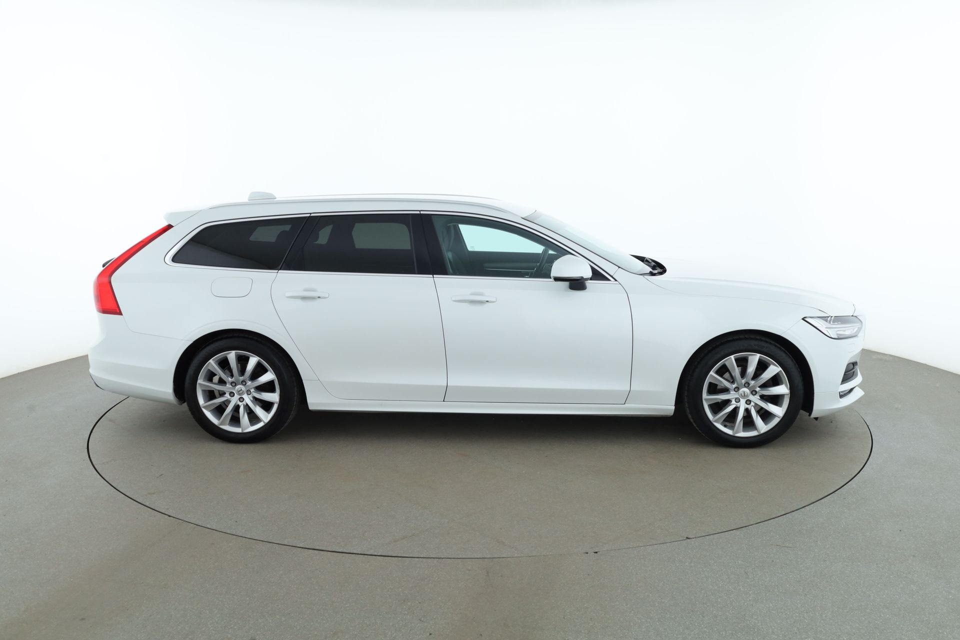Volvo V90 2019, photo 7/10