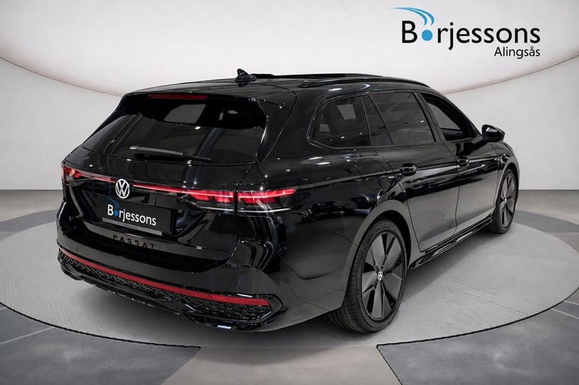 Bild 4 av Volkswagen Passat Variant eHybrid R-Line 272hk *OMGÅENDE LEVERANS*