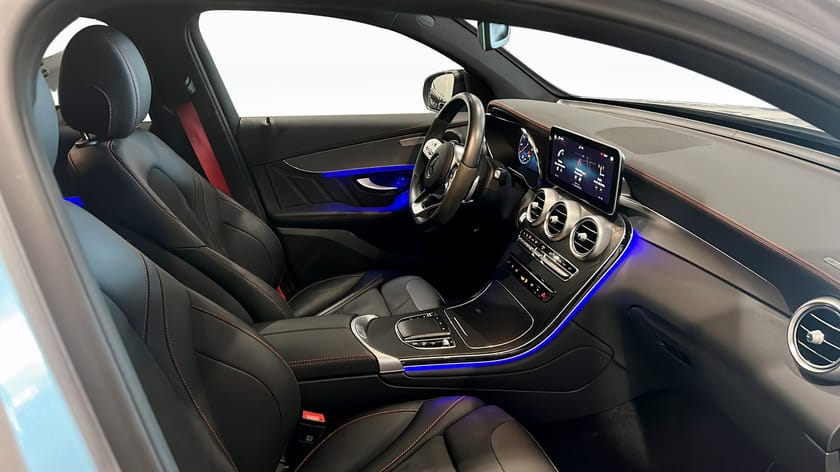 Bild 3 av Mercedes-Benz GLC 300 de Coupé 4MATIC AMG / 360° / Night