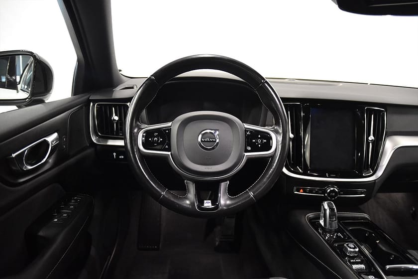Bild 2 av Volvo V60 T8 Plug-in AWD R-design Drag Skinn Pano H/K P-värm