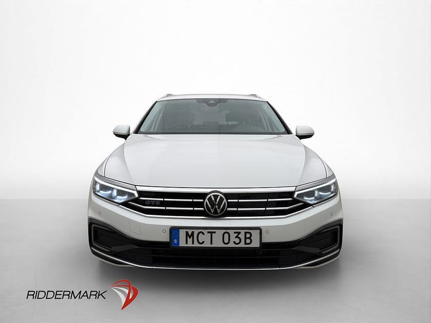 Bild 2 av Volkswagen Passat Sportscombi GTE 218hk Cockpit IQ-Drive CarPlay Navi