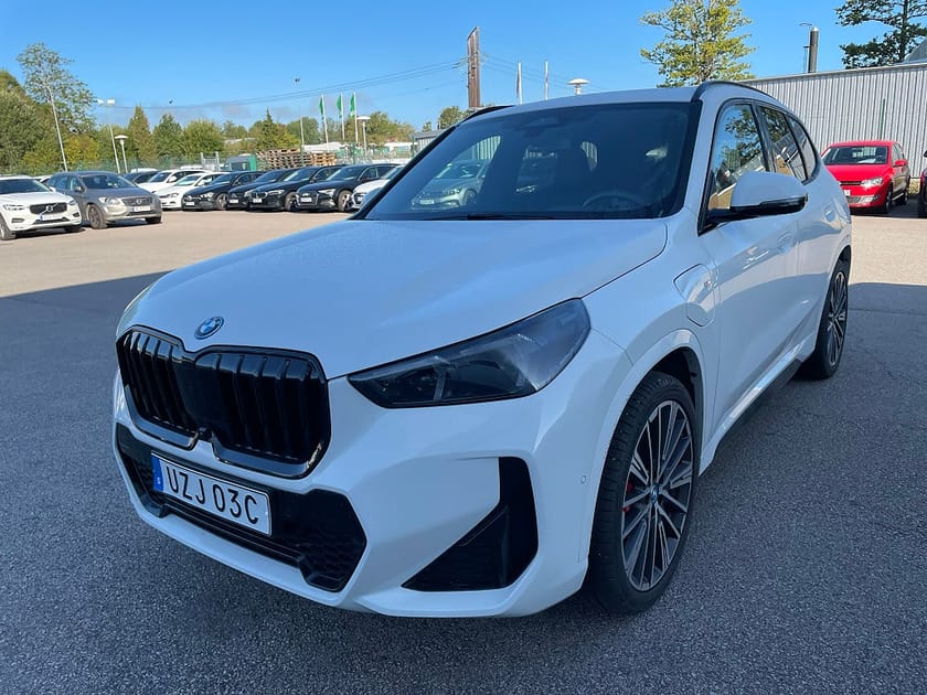Bild 1 av BMW X1 xDrive30e 30E XDRIVE M-SPORT Plug in 326HK 4x4 Läder Panorama