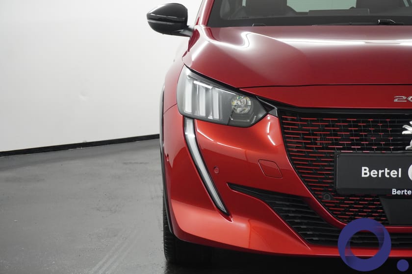 Bilde 3 av Peugeot e-208 GT 136 hk