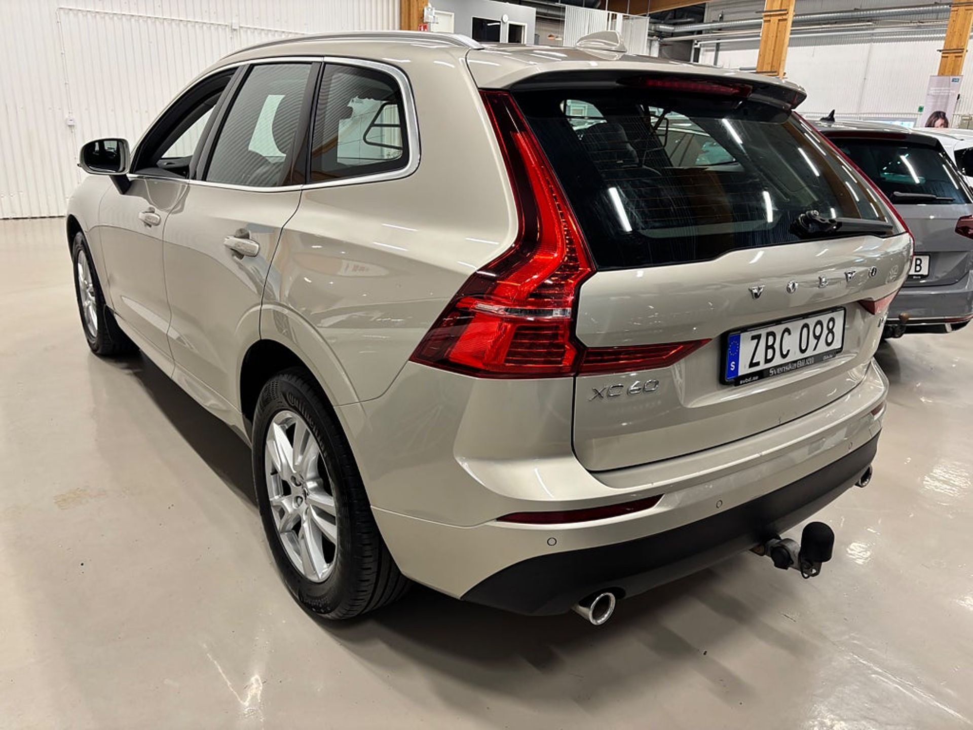 Volvo XC60 D4 AWD AUT Momentum 2018, bild 3/3