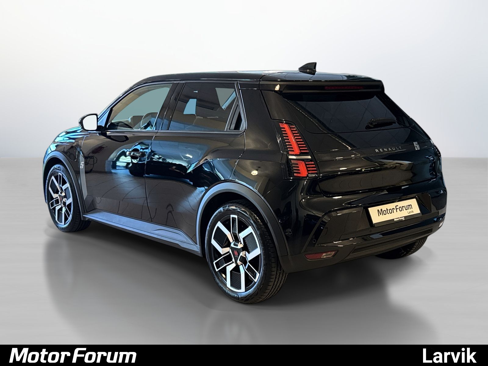 Renault 5 E-Tech 40 kWh, 122hp, 2025
