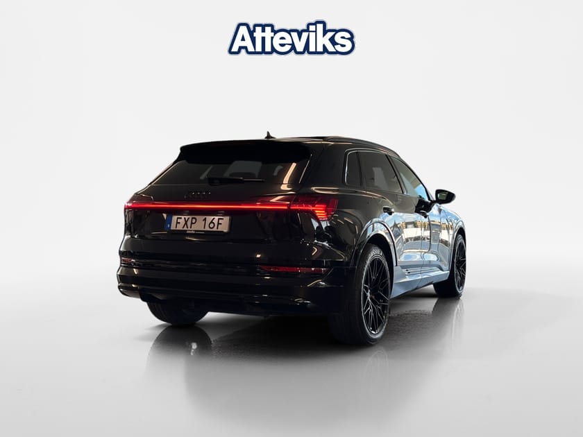 Bild 3 av Audi e-tron 55 quattro S-line Black Edition